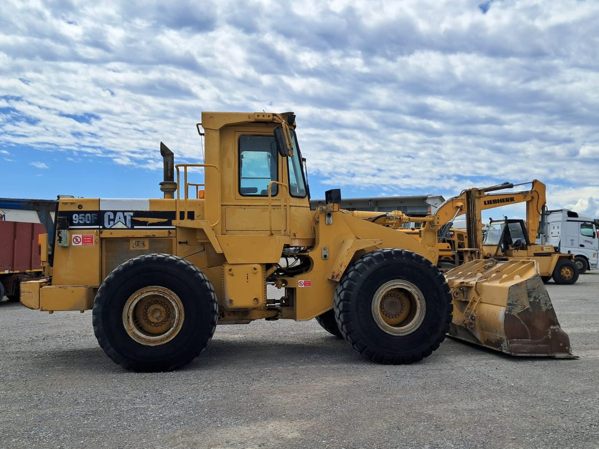 CATERPILLAR 950F - Utovarivač na kotačima: slika CATERPILLAR 950F - Utovarivač na kotačima CATERPILLAR 950F - Utovarivač na kotačima: slika CATERPILLAR 950F - Utovarivač na kotačima