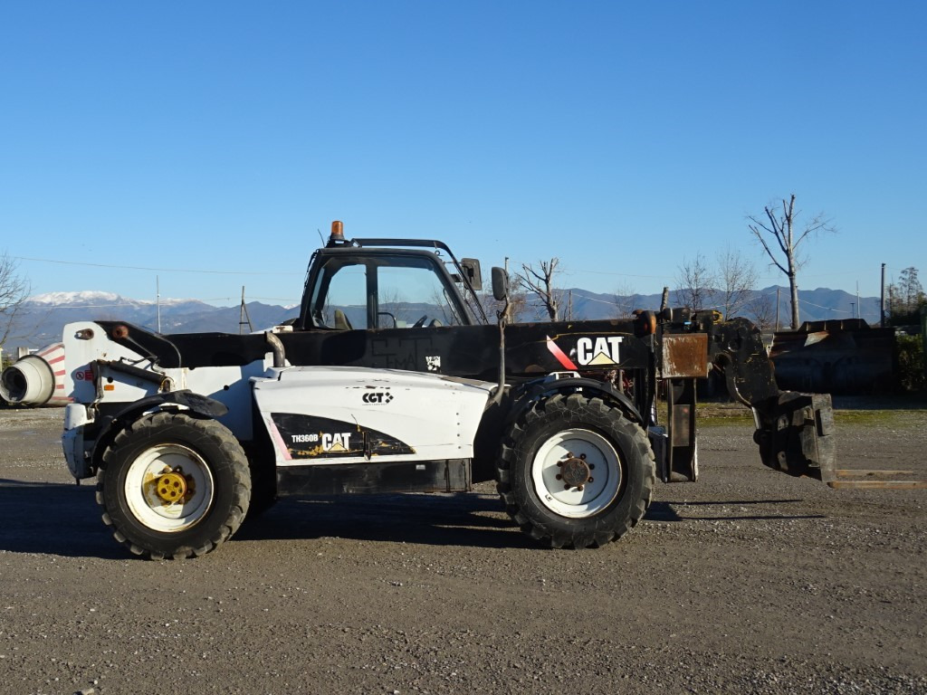 CATERPILLAR TH360B - Teleskopski rukovatelj: slika CATERPILLAR TH360B - Teleskopski rukovatelj CATERPILLAR TH360B - Teleskopski rukovatelj: slika CATERPILLAR TH360B - Teleskopski rukovatelj