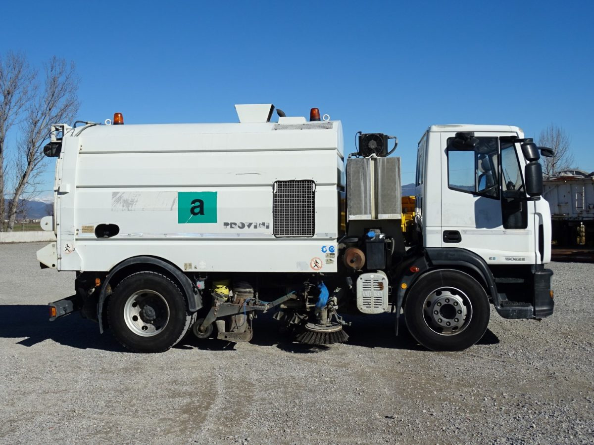 IVECO EUROCARGO 150E22 - Cestovna čistilica: slika IVECO EUROCARGO 150E22 - Cestovna čistilica IVECO EUROCARGO 150E22 - Cestovna čistilica: slika IVECO EUROCARGO 150E22 - Cestovna čistilica