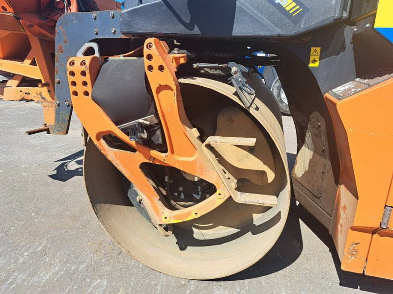 Valjak Bomag BW 174 A P-4 AM: slika Valjak Bomag BW 174 A P-4 AM Valjak Bomag BW 174 A P-4 AM: slika Valjak Bomag BW 174 A P-4 AM