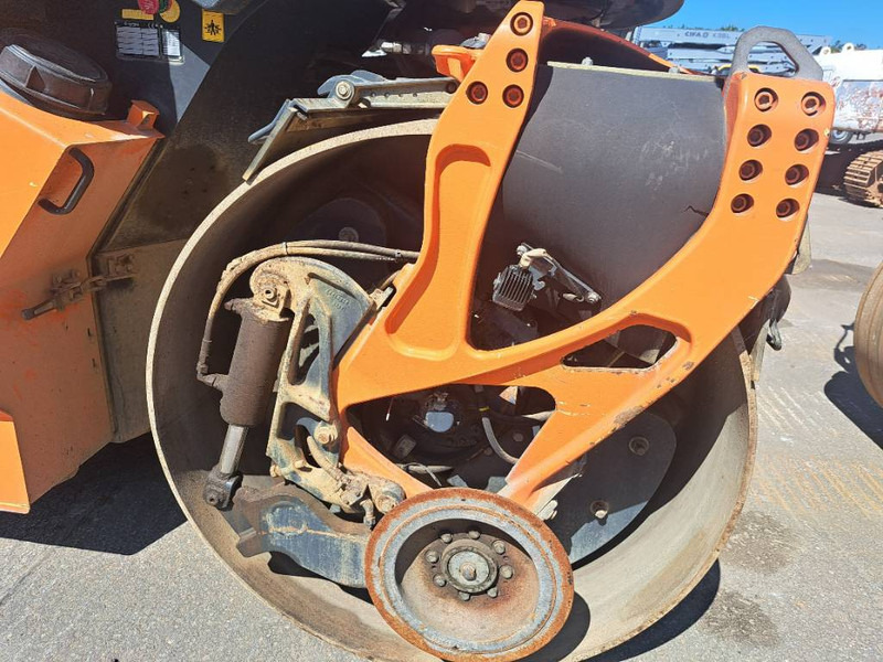 Valjak Bomag BW 174 A P-4 AM: slika Valjak Bomag BW 174 A P-4 AM Valjak Bomag BW 174 A P-4 AM: slika Valjak Bomag BW 174 A P-4 AM