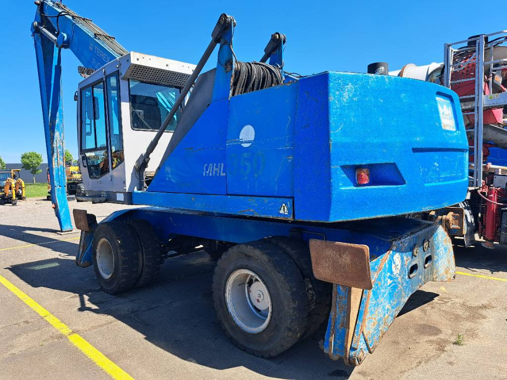 Fuchs MHL350C + generator - Stroj za rukovanje otpadom: slika Fuchs MHL350C + generator - Stroj za rukovanje otpadom Fuchs MHL350C + generator - Stroj za rukovanje otpadom: slika Fuchs MHL350C + generator - Stroj za rukovanje otpadom