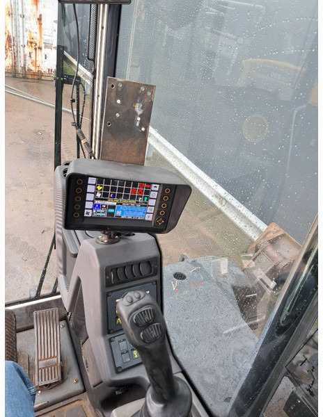 Zakup Fuchs MHL350F Fuchs MHL350F: slika Zakup Fuchs MHL350F Fuchs MHL350F