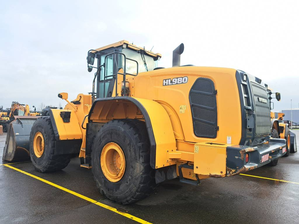 Hyundai HL980 - Utovarivač na kotačima: slika Hyundai HL980 - Utovarivač na kotačima Hyundai HL980 - Utovarivač na kotačima: slika Hyundai HL980 - Utovarivač na kotačima