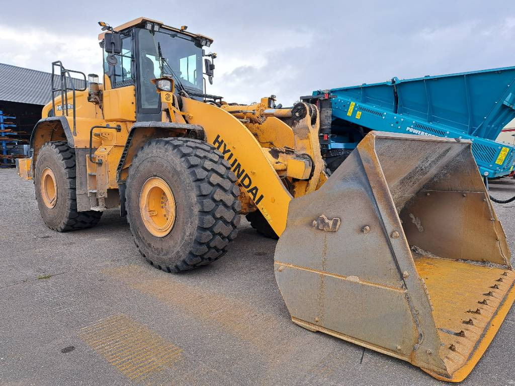 Hyundai HL980XT - Utovarivač na kotačima: slika Hyundai HL980XT - Utovarivač na kotačima Hyundai HL980XT - Utovarivač na kotačima: slika Hyundai HL980XT - Utovarivač na kotačima