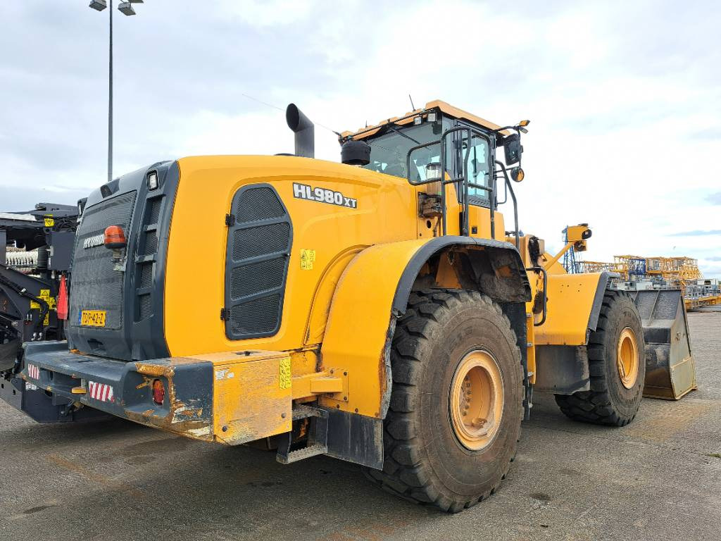 Hyundai HL980XT - Utovarivač na kotačima: slika Hyundai HL980XT - Utovarivač na kotačima Hyundai HL980XT - Utovarivač na kotačima: slika Hyundai HL980XT - Utovarivač na kotačima