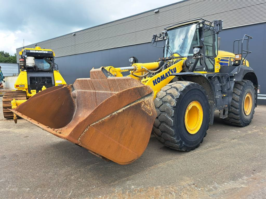 Komatsu WA475-10E - Utovarivač na kotačima: slika Komatsu WA475-10E - Utovarivač na kotačima Komatsu WA475-10E - Utovarivač na kotačima: slika Komatsu WA475-10E - Utovarivač na kotačima