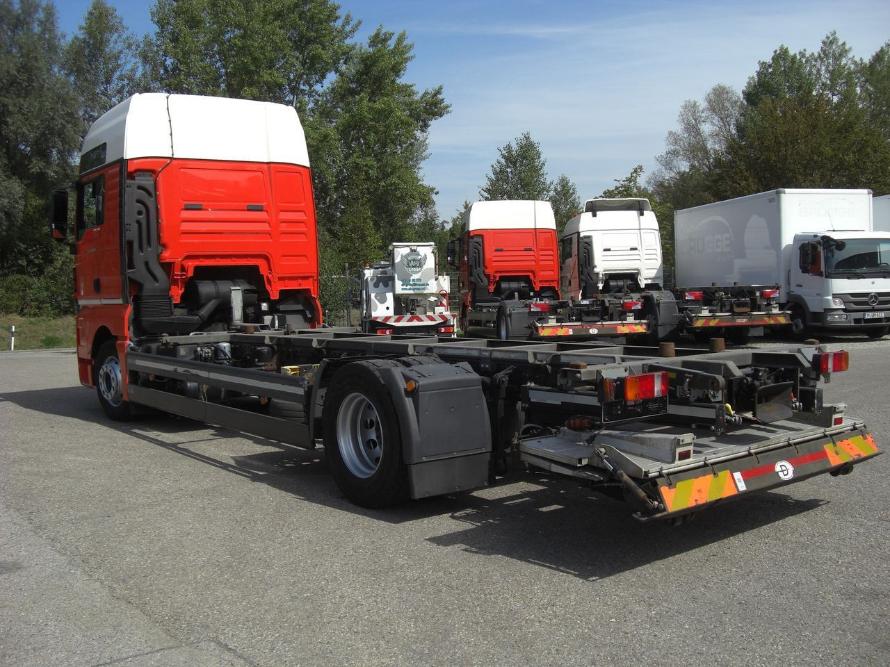 MAN 18360XXL TGX / LBW MAN 18360XXL TGX / LBW - Transporter kontejnera/ Kamion s izmjenjivim sanducima: slika MAN 18360XXL TGX / LBW MAN 18360XXL TGX / LBW - Transporter kontejnera/ Kamion s izmjenjivim sanducima MAN 18360XXL TGX / LBW MAN 18360XXL TGX / LBW - Transporter kontejnera/ Kamion s izmjenjivim sanducima: slika MAN 18360XXL TGX / LBW MAN 18360XXL TGX / LBW - Transporter kontejnera/ Kamion s izmjenjivim sanducima