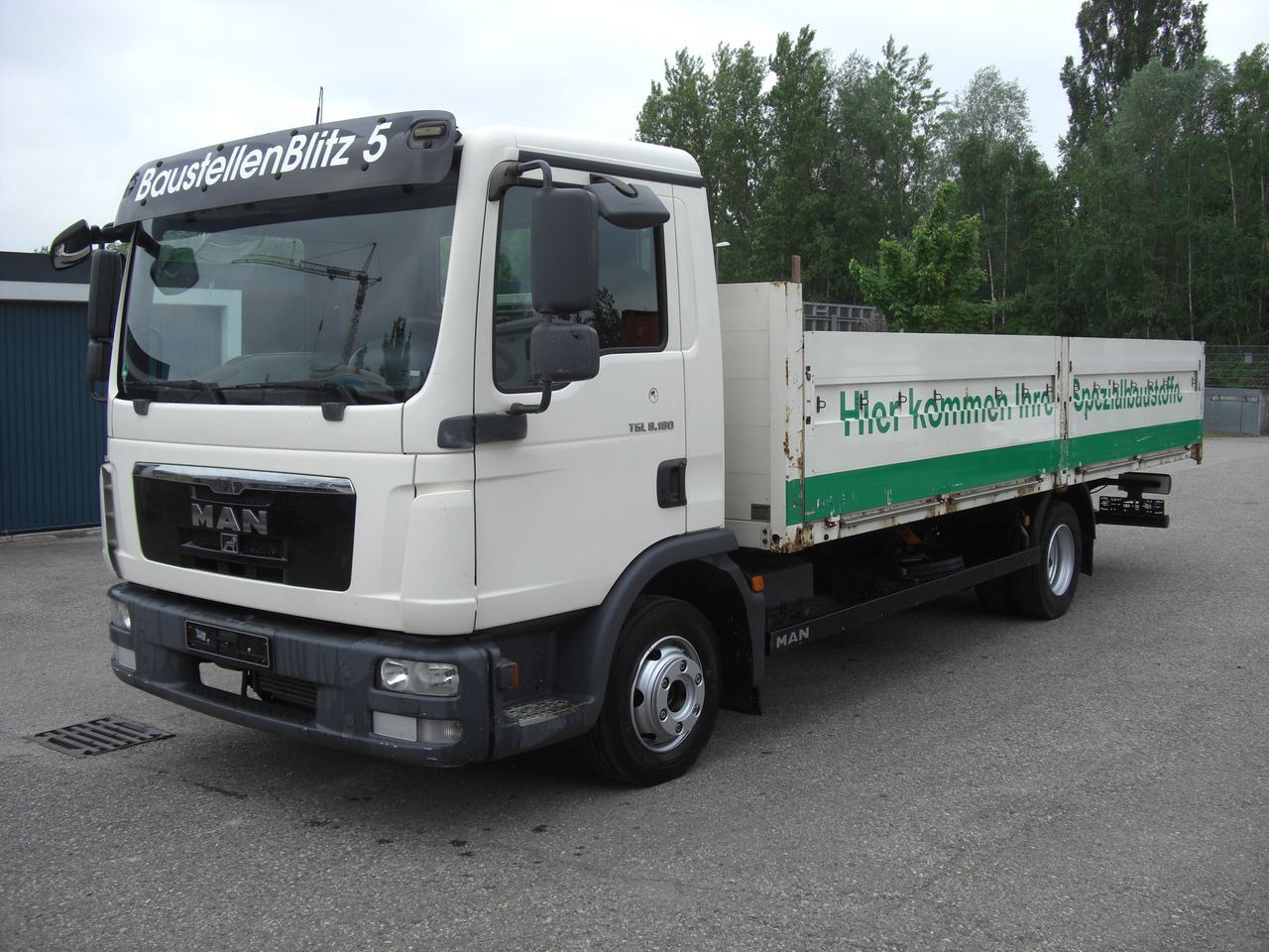 MAN 8180L Baustoffpritsche MAN 8180L Baustoffpritsche - Dostavno vozilo s ravnom platformom: slika MAN 8180L Baustoffpritsche MAN 8180L Baustoffpritsche - Dostavno vozilo s ravnom platformom MAN 8180L Baustoffpritsche MAN 8180L Baustoffpritsche - Dostavno vozilo s ravnom platformom: slika MAN 8180L Baustoffpritsche MAN 8180L Baustoffpritsche - Dostavno vozilo s ravnom platformom