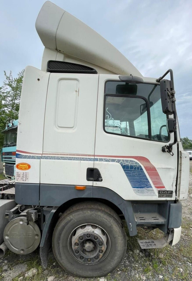 DAF CF 85 - Tegljač: slika DAF CF 85 - Tegljač DAF CF 85 - Tegljač: slika DAF CF 85 - Tegljač