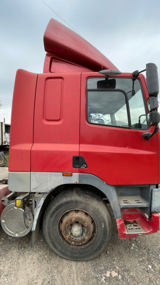DAF CF 85 Tractor unit - Tegljač: slika DAF CF 85 Tractor unit - Tegljač DAF CF 85 Tractor unit - Tegljač: slika DAF CF 85 Tractor unit - Tegljač