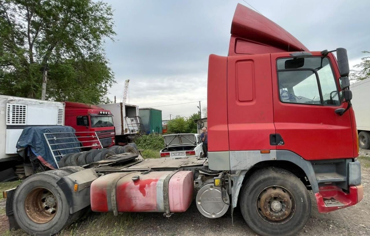 DAF CF 85 Tractor unit - Tegljač: slika DAF CF 85 Tractor unit - Tegljač DAF CF 85 Tractor unit - Tegljač: slika DAF CF 85 Tractor unit - Tegljač