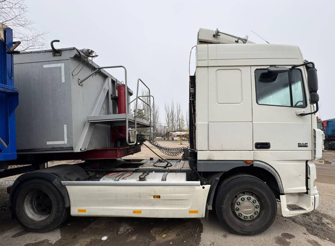 DAF XF 105 - Tegljač: slika DAF XF 105 - Tegljač DAF XF 105 - Tegljač: slika DAF XF 105 - Tegljač