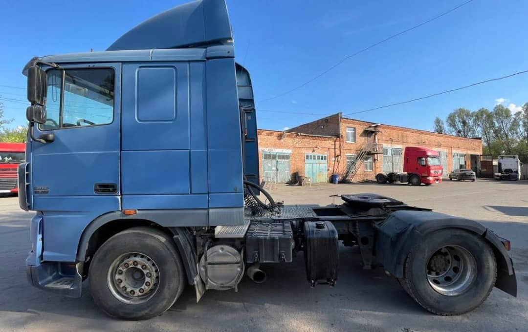 DAF XF 95.430 Tractor unit - Tegljač: slika DAF XF 95.430 Tractor unit - Tegljač DAF XF 95.430 Tractor unit - Tegljač: slika DAF XF 95.430 Tractor unit - Tegljač