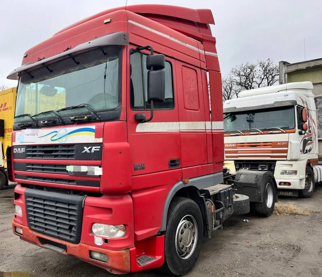 DAF XF 95 - Tegljač: slika DAF XF 95 - Tegljač DAF XF 95 - Tegljač: slika DAF XF 95 - Tegljač