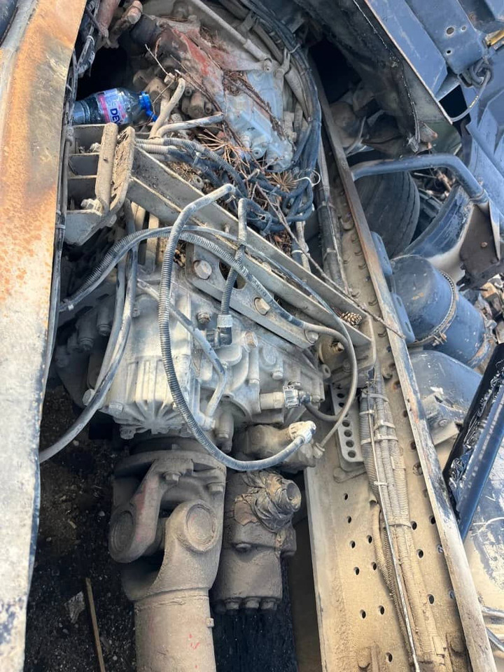 MAN 41.422 Tractor unit - Tegljač: slika MAN 41.422 Tractor unit - Tegljač MAN 41.422 Tractor unit - Tegljač: slika MAN 41.422 Tractor unit - Tegljač