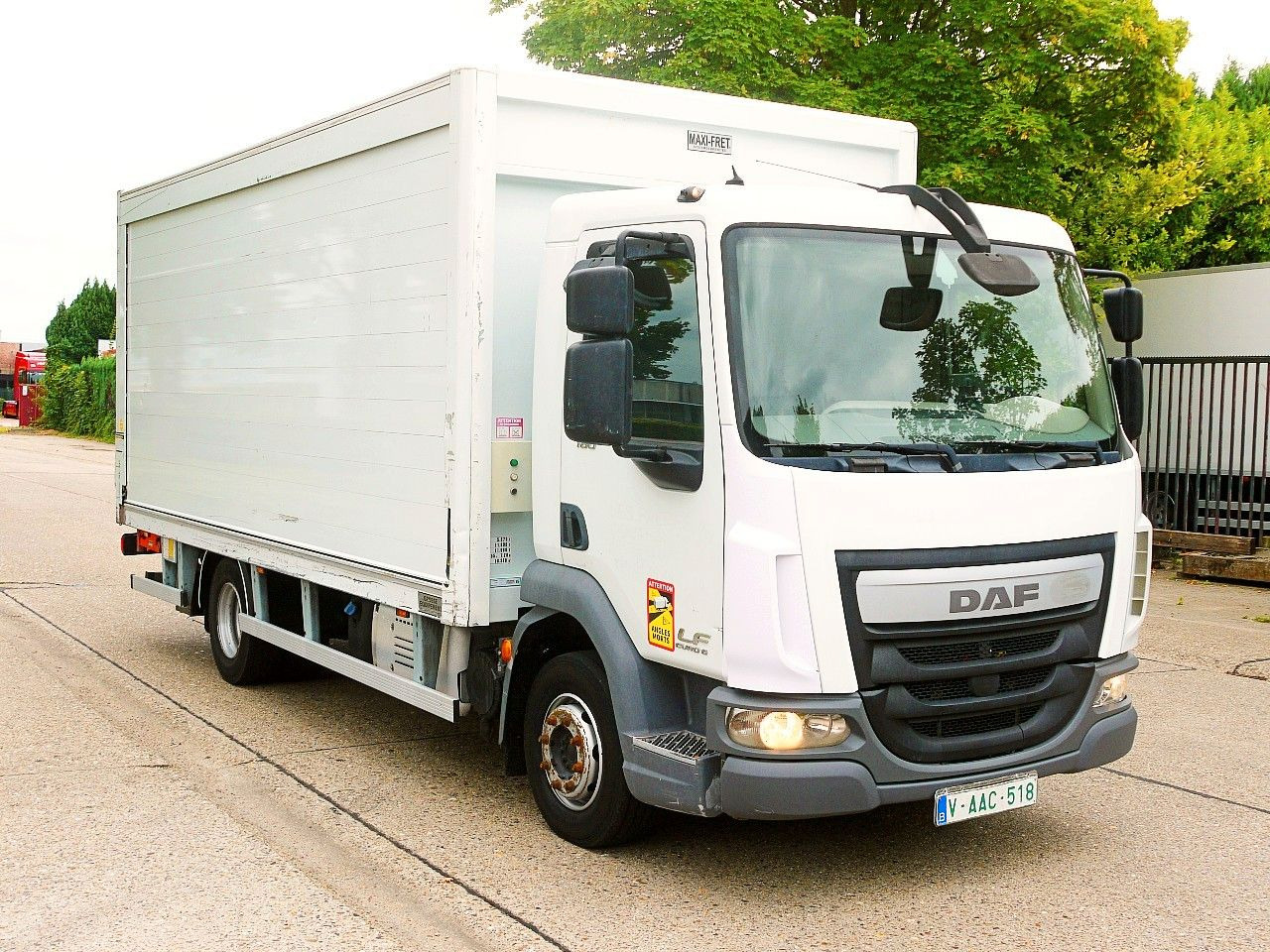 DAF LF 180 12 GETRANKENWAGEN LBW LUFT - Kamion za prijevoz pića: slika DAF LF 180 12 GETRANKENWAGEN LBW LUFT - Kamion za prijevoz pića DAF LF 180 12 GETRANKENWAGEN LBW LUFT - Kamion za prijevoz pića: slika DAF LF 180 12 GETRANKENWAGEN LBW LUFT - Kamion za prijevoz pića