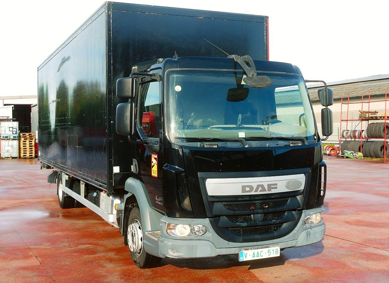 DAF LF 180 12 MEUBEL KOFFER LBW LUFT FEDERUNG AIRCO - Kamion sandučar: slika DAF LF 180 12 MEUBEL KOFFER LBW LUFT FEDERUNG AIRCO - Kamion sandučar DAF LF 180 12 MEUBEL KOFFER LBW LUFT FEDERUNG AIRCO - Kamion sandučar: slika DAF LF 180 12 MEUBEL KOFFER LBW LUFT FEDERUNG AIRCO - Kamion sandučar