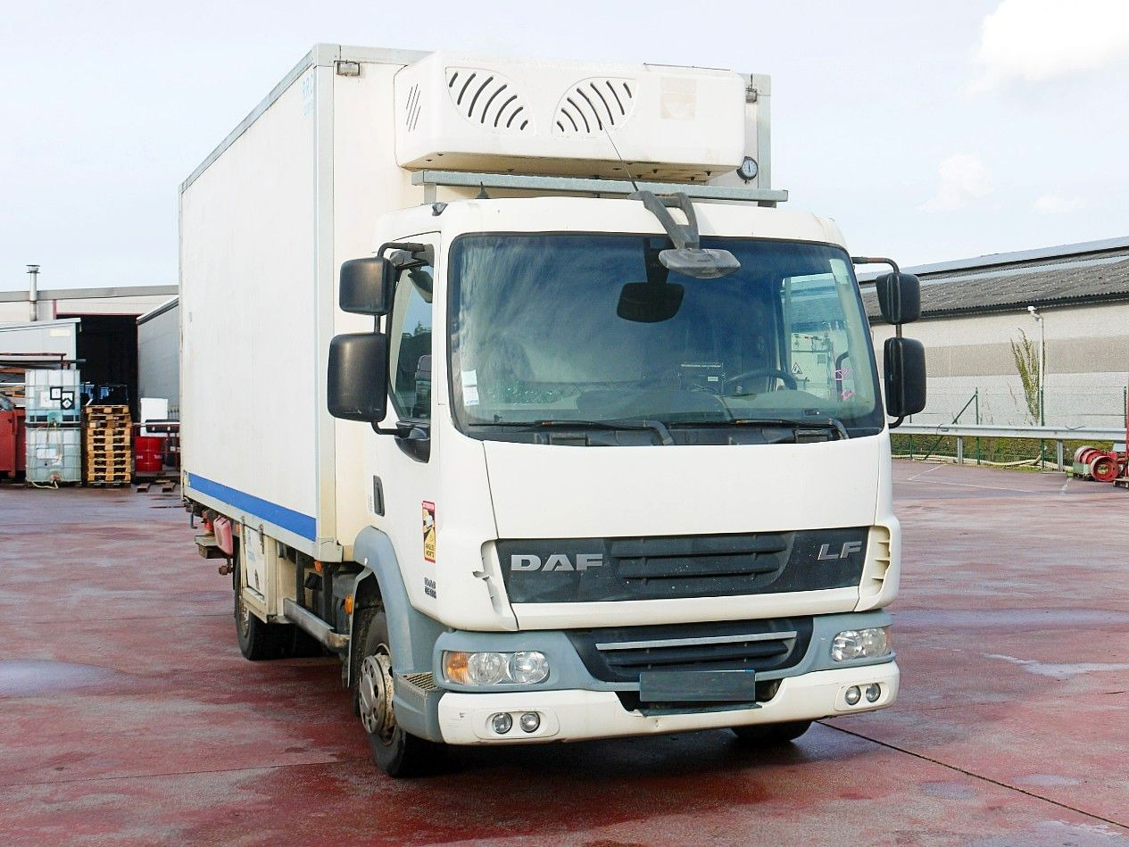 DAF LF 45.160 ISOTHERM KOFFER LADEBORDWAND - Kamion hladnjača: slika DAF LF 45.160 ISOTHERM KOFFER LADEBORDWAND - Kamion hladnjača DAF LF 45.160 ISOTHERM KOFFER LADEBORDWAND - Kamion hladnjača: slika DAF LF 45.160 ISOTHERM KOFFER LADEBORDWAND - Kamion hladnjača
