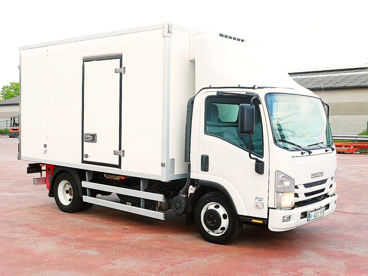 Isuzu N2R 75 KUHLKOFFER THERMOKING V500 MAX €6 - Dostavno vozilo hladnjača: slika Isuzu N2R 75 KUHLKOFFER THERMOKING V500 MAX €6 - Dostavno vozilo hladnjača Isuzu N2R 75 KUHLKOFFER THERMOKING V500 MAX €6 - Dostavno vozilo hladnjača: slika Isuzu N2R 75 KUHLKOFFER THERMOKING V500 MAX €6 - Dostavno vozilo hladnjača
