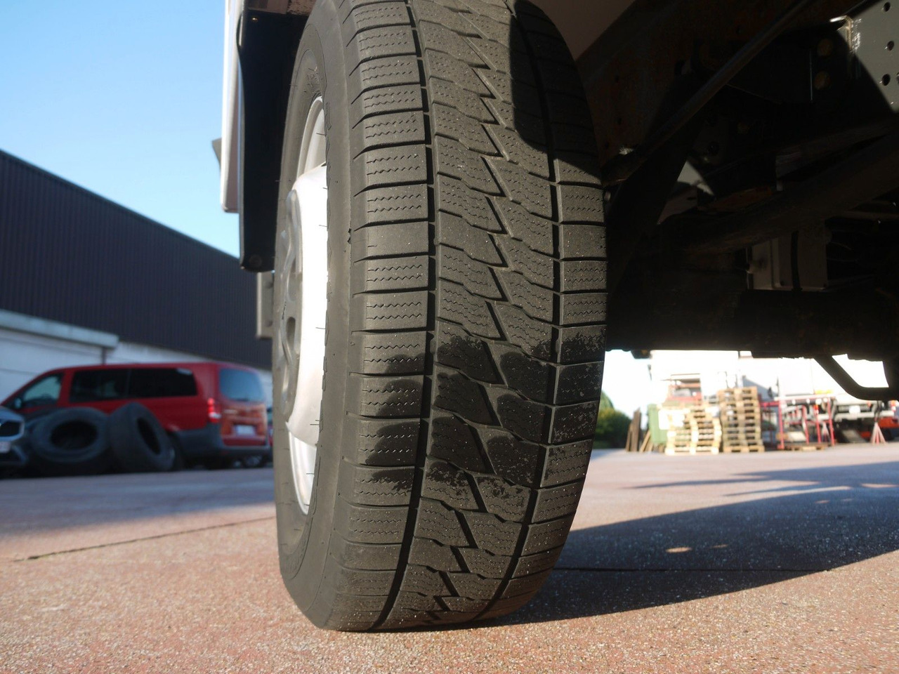 Dostavno vozilo hladnjača Iveco 35S14 DAILY KUHLKOFFER CARRIER XARIOS 350 -29C: slika Dostavno vozilo hladnjača Iveco 35S14 DAILY KUHLKOFFER CARRIER XARIOS 350 -29C