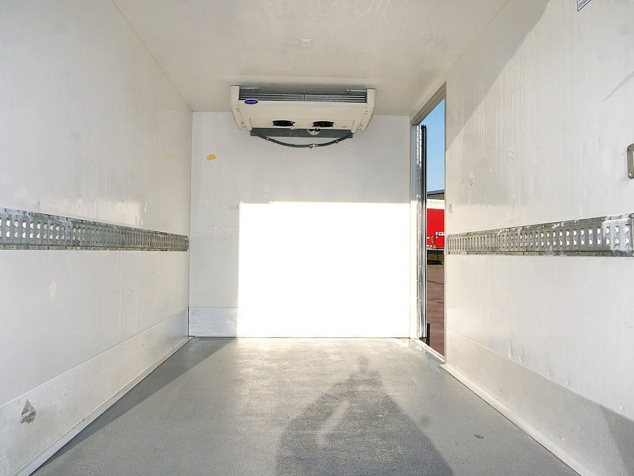 Dostavno vozilo hladnjača Iveco 35S14 DAILY KUHLKOFFER CARRIER XARIOS 350 -29C: slika Dostavno vozilo hladnjača Iveco 35S14 DAILY KUHLKOFFER CARRIER XARIOS 350 -29C