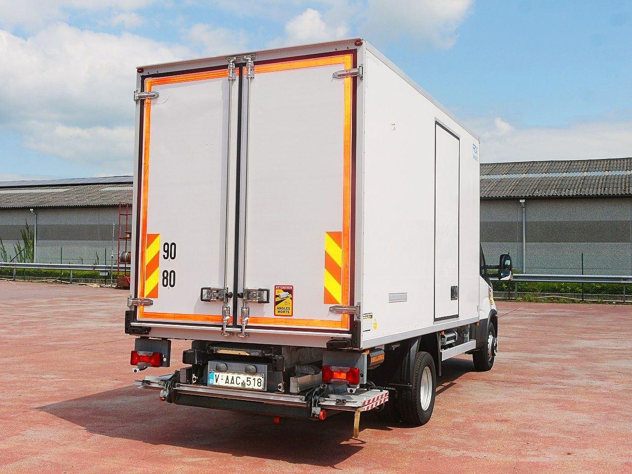 Dostavno vozilo hladnjača Iveco 70C17 KUHLKOFFER CARRIER XARIOS 500 A/C LUFT LBW: slika Dostavno vozilo hladnjača Iveco 70C17 KUHLKOFFER CARRIER XARIOS 500 A/C LUFT LBW Dostavno vozilo hladnjača Iveco 70C17 KUHLKOFFER CARRIER XARIOS 500 A/C LUFT LBW: slika Dostavno vozilo hladnjača Iveco 70C17 KUHLKOFFER CARRIER XARIOS 500 A/C LUFT LBW