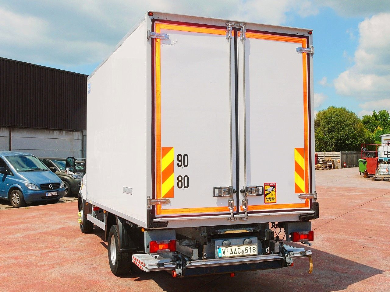 Dostavno vozilo hladnjača Iveco 70C17 KUHLKOFFER CARRIER XARIOS 500 A/C LUFT LBW: slika Dostavno vozilo hladnjača Iveco 70C17 KUHLKOFFER CARRIER XARIOS 500 A/C LUFT LBW Dostavno vozilo hladnjača Iveco 70C17 KUHLKOFFER CARRIER XARIOS 500 A/C LUFT LBW: slika Dostavno vozilo hladnjača Iveco 70C17 KUHLKOFFER CARRIER XARIOS 500 A/C LUFT LBW