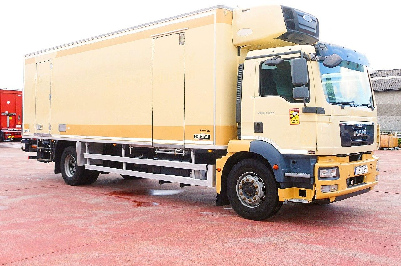 MAN TGM 18 250 CHEREAU CARRIER SUPR 1250 MULTi - Kamion hladnjača: slika MAN TGM 18 250 CHEREAU CARRIER SUPR 1250 MULTi - Kamion hladnjača MAN TGM 18 250 CHEREAU CARRIER SUPR 1250 MULTi - Kamion hladnjača: slika MAN TGM 18 250 CHEREAU CARRIER SUPR 1250 MULTi - Kamion hladnjača
