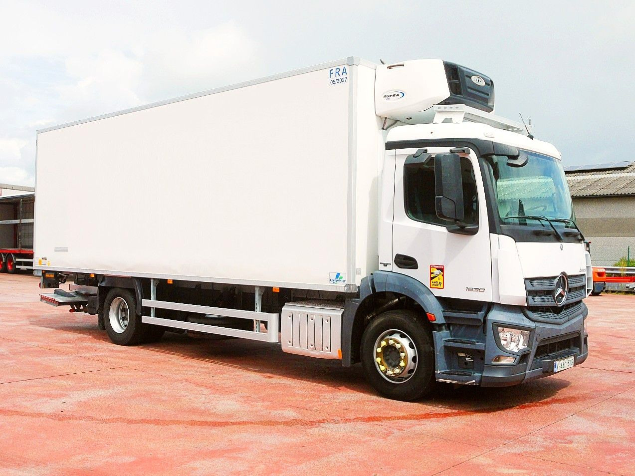 Mercedes-Benz 1830 ANTOS KUHLKOFFER CARRIER SUPRA 850 - Kamion hladnjača: slika Mercedes-Benz 1830 ANTOS KUHLKOFFER CARRIER SUPRA 850 - Kamion hladnjača Mercedes-Benz 1830 ANTOS KUHLKOFFER CARRIER SUPRA 850 - Kamion hladnjača: slika Mercedes-Benz 1830 ANTOS KUHLKOFFER CARRIER SUPRA 850 - Kamion hladnjača