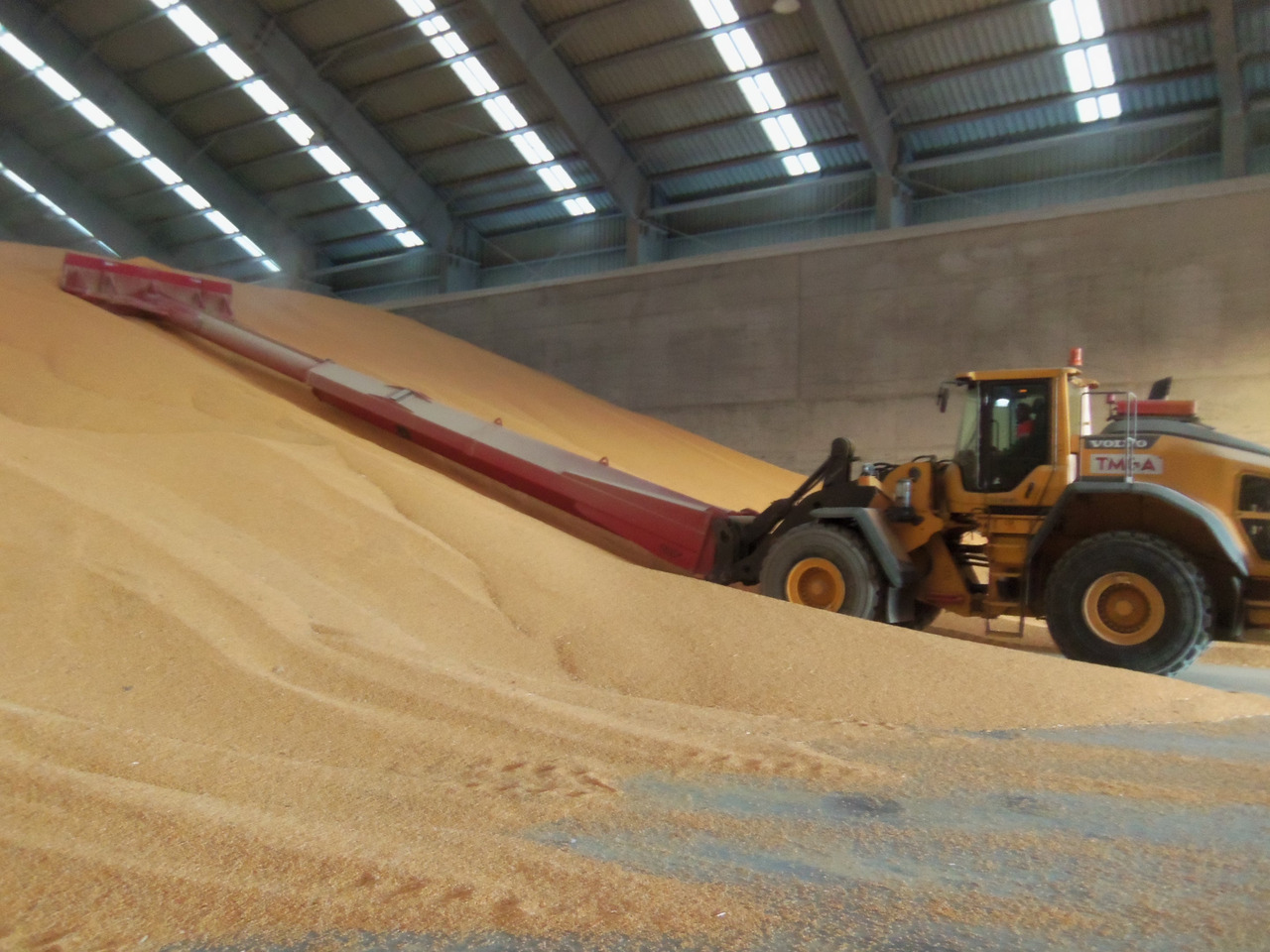 GRAIN PUSHER - NG ATTACHMENTS - Posipač pijeska/ Soli za Priključak za kombajn: slika GRAIN PUSHER - NG ATTACHMENTS - Posipač pijeska/ Soli za Priključak za kombajn GRAIN PUSHER - NG ATTACHMENTS - Posipač pijeska/ Soli za Priključak za kombajn: slika GRAIN PUSHER - NG ATTACHMENTS - Posipač pijeska/ Soli za Priključak za kombajn