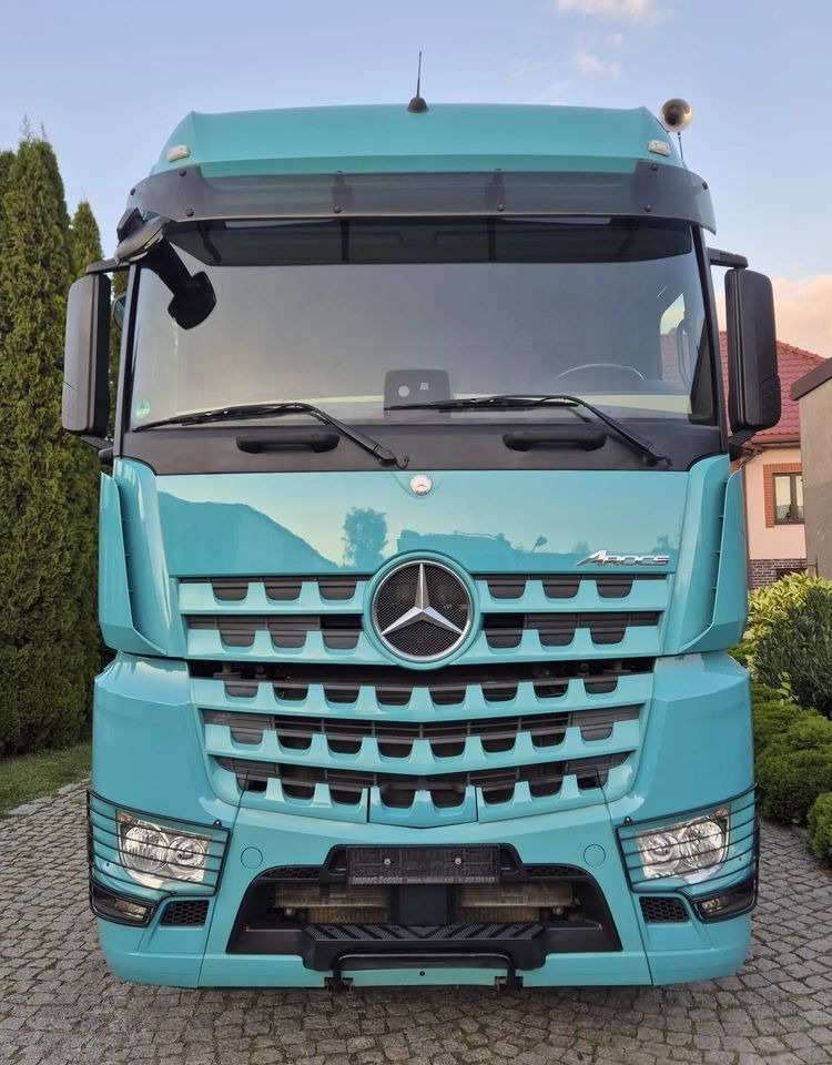 Mercedes-Benz AROCS - Tegljač: slika Mercedes-Benz AROCS - Tegljač Mercedes-Benz AROCS - Tegljač: slika Mercedes-Benz AROCS - Tegljač