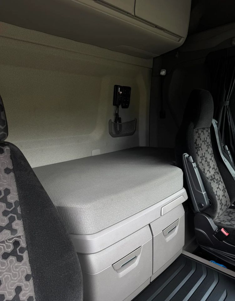 Scania R450 - Tegljač: slika Scania R450 - Tegljač Scania R450 - Tegljač: slika Scania R450 - Tegljač