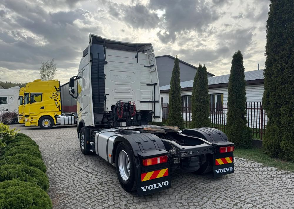 Volvo FH GLOBETROTTER - Tegljač: slika Volvo FH GLOBETROTTER - Tegljač Volvo FH GLOBETROTTER - Tegljač: slika Volvo FH GLOBETROTTER - Tegljač