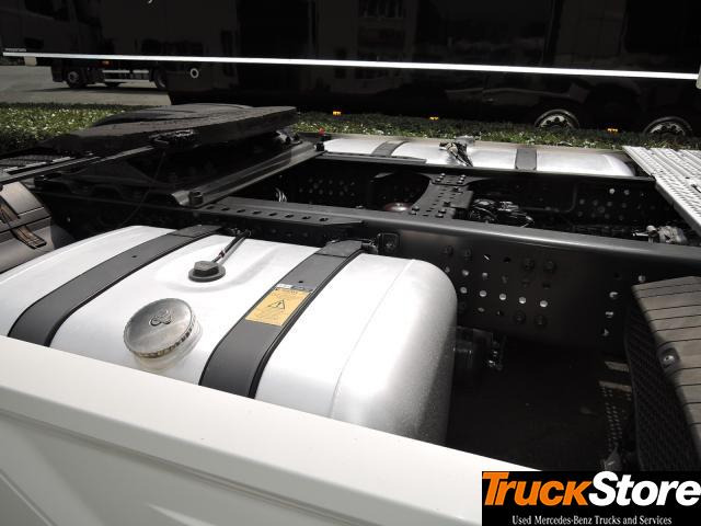 Mercedes-Benz Actros 1845 LS - Tegljač: slika Mercedes-Benz Actros 1845 LS - Tegljač Mercedes-Benz Actros 1845 LS - Tegljač: slika Mercedes-Benz Actros 1845 LS - Tegljač