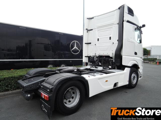 Mercedes-Benz Actros 1845 LS - Tegljač: slika Mercedes-Benz Actros 1845 LS - Tegljač Mercedes-Benz Actros 1845 LS - Tegljač: slika Mercedes-Benz Actros 1845 LS - Tegljač
