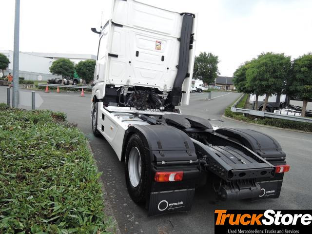 Mercedes-Benz Actros 1845 LS - Tegljač: slika Mercedes-Benz Actros 1845 LS - Tegljač Mercedes-Benz Actros 1845 LS - Tegljač: slika Mercedes-Benz Actros 1845 LS - Tegljač