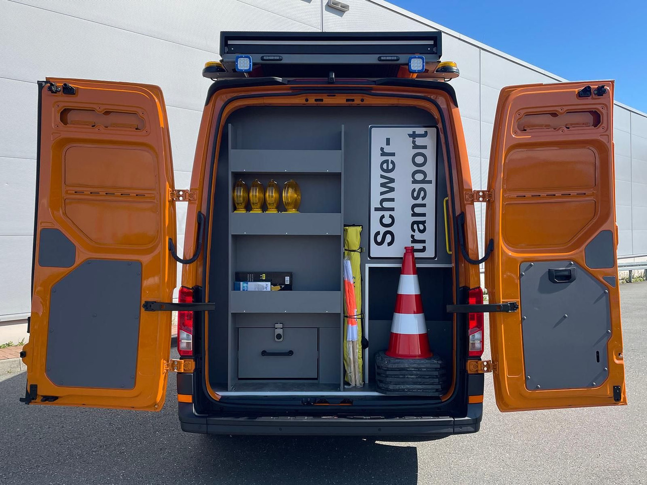 Dostavno vozilo MAN TGE 3.180 L3H3 Individual S BF3+ BEGLEITFAHRZEUG: slika Dostavno vozilo MAN TGE 3.180 L3H3 Individual S BF3+ BEGLEITFAHRZEUG