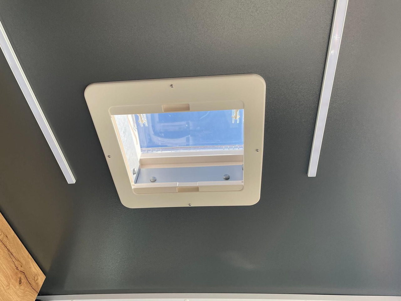 Dostavno vozilo MAN TGE 3.180 L3H3 Individual S BF3+ BEGLEITFAHRZEUG: slika Dostavno vozilo MAN TGE 3.180 L3H3 Individual S BF3+ BEGLEITFAHRZEUG