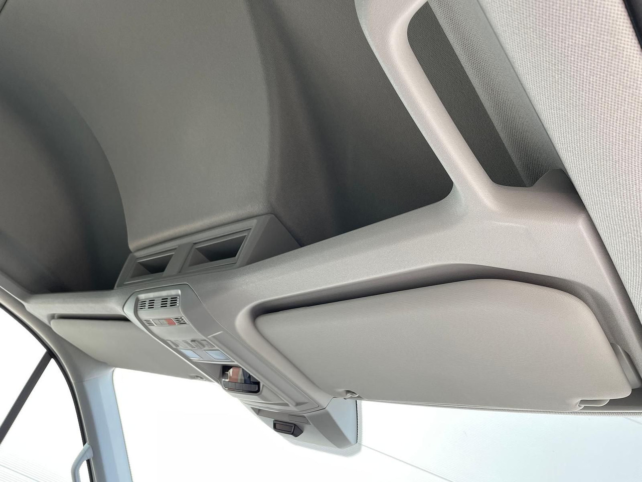 Novi Dostavno vozilo s dvostrukom kabinom MAN TGE 3.180 L3H3 MIXTO 4x4 LED TEMPOMAT SITZHZ NAV: slika Novi Dostavno vozilo s dvostrukom kabinom MAN TGE 3.180 L3H3 MIXTO 4x4 LED TEMPOMAT SITZHZ NAV