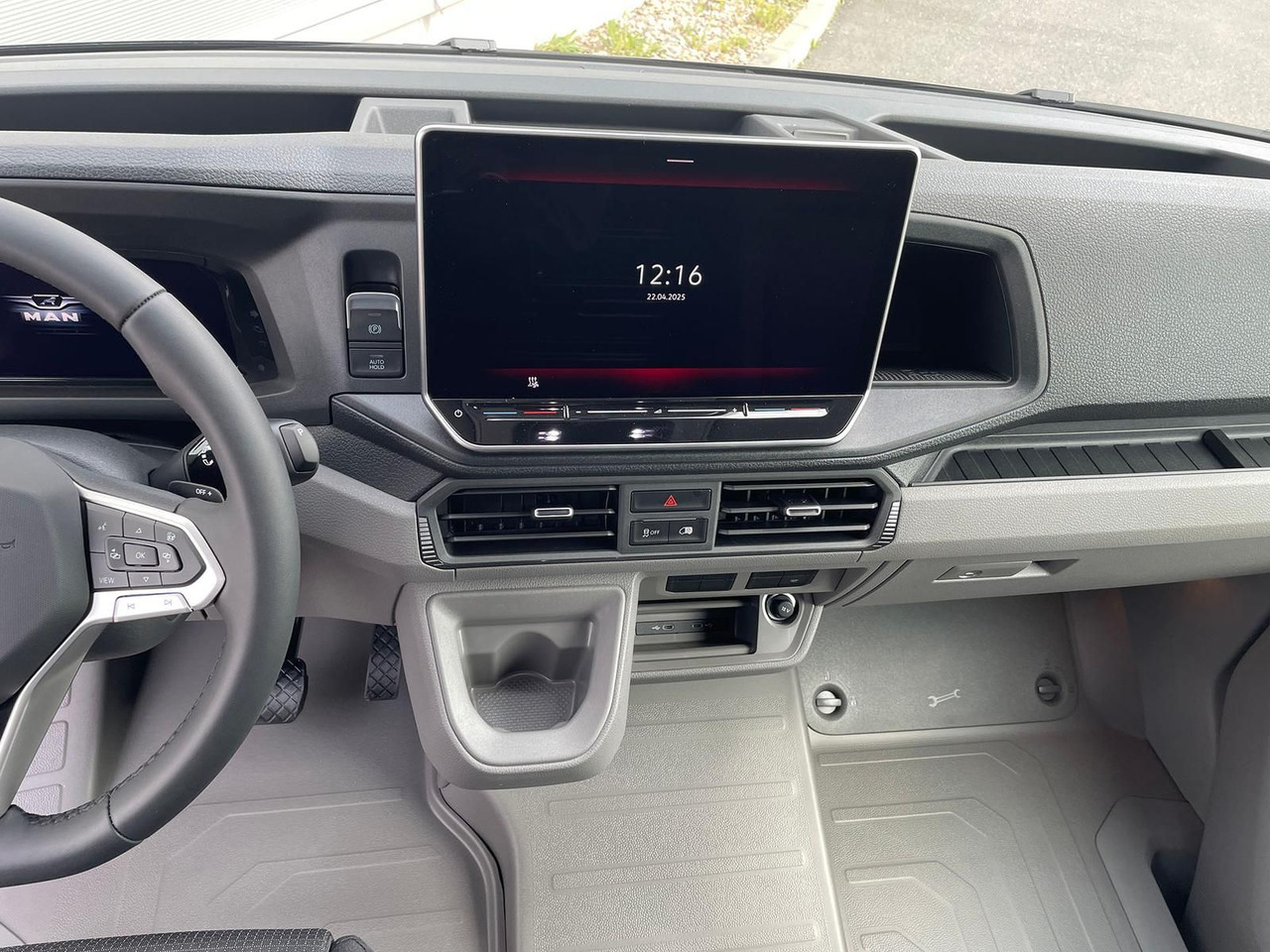 Furgon MAN TGE 3.180 L4H3 Kasten STANDHZ ACC LED SITZHZ: slika Furgon MAN TGE 3.180 L4H3 Kasten STANDHZ ACC LED SITZHZ Furgon MAN TGE 3.180 L4H3 Kasten STANDHZ ACC LED SITZHZ: slika Furgon MAN TGE 3.180 L4H3 Kasten STANDHZ ACC LED SITZHZ