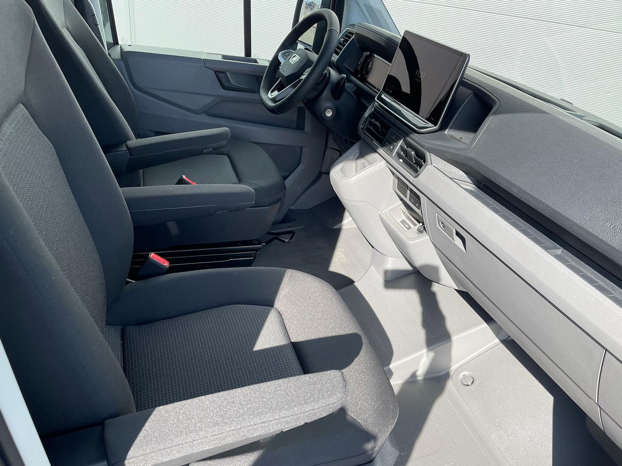 Automobil MAN TGE 3.200 L3H3 Kasten 4x4 CAMPER DREHSITZE AHK: slika Automobil MAN TGE 3.200 L3H3 Kasten 4x4 CAMPER DREHSITZE AHK