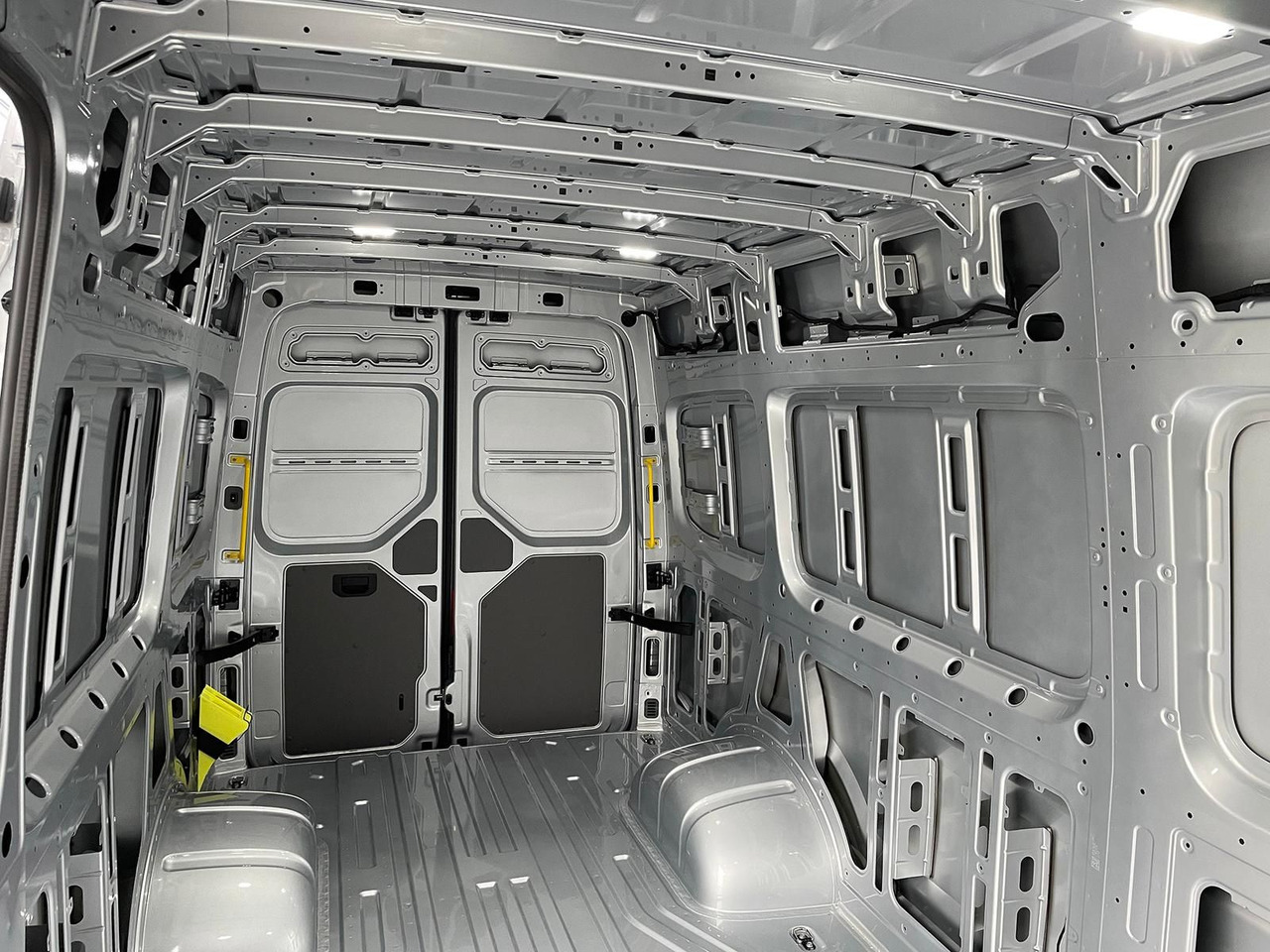 Automobil MAN TGE 5.160 Kasten L4H3 5t 4x4 OBERAIGNER STANDHZ: slika Automobil MAN TGE 5.160 Kasten L4H3 5t 4x4 OBERAIGNER STANDHZ