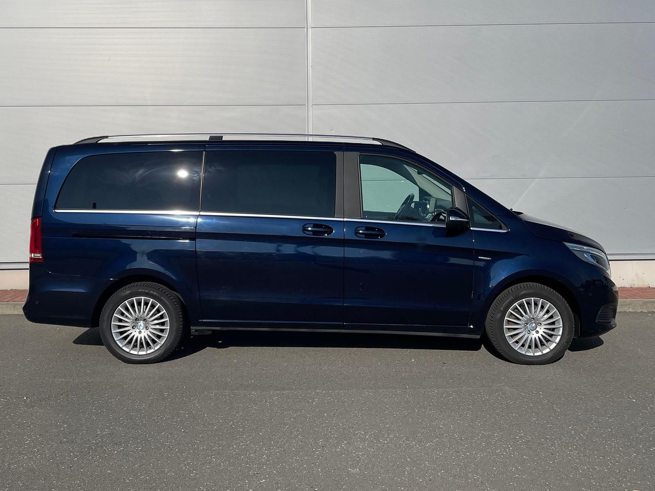 Mercedes-Benz V 250 d Avantgarde 360°KAMERA LED ALLRAD - Putnički kombi: slika Mercedes-Benz V 250 d Avantgarde 360°KAMERA LED ALLRAD - Putnički kombi Mercedes-Benz V 250 d Avantgarde 360°KAMERA LED ALLRAD - Putnički kombi: slika Mercedes-Benz V 250 d Avantgarde 360°KAMERA LED ALLRAD - Putnički kombi