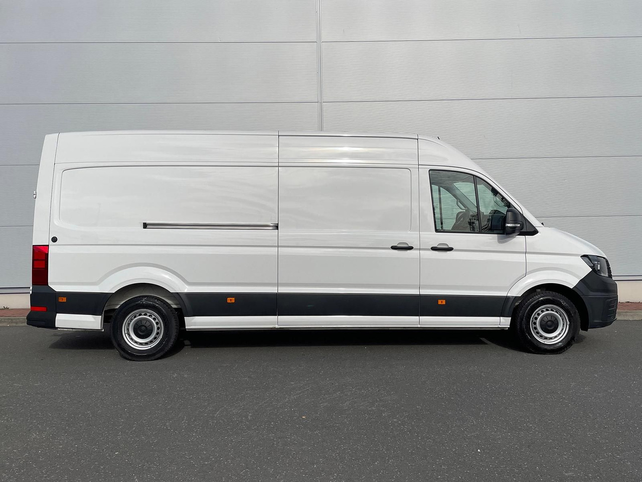 Volkswagen Crafter Kasten 35 L4H3 Autom. NAVI KAMERA KLIMA - Putnički kombi: slika Volkswagen Crafter Kasten 35 L4H3 Autom. NAVI KAMERA KLIMA - Putnički kombi Volkswagen Crafter Kasten 35 L4H3 Autom. NAVI KAMERA KLIMA - Putnički kombi: slika Volkswagen Crafter Kasten 35 L4H3 Autom. NAVI KAMERA KLIMA - Putnički kombi
