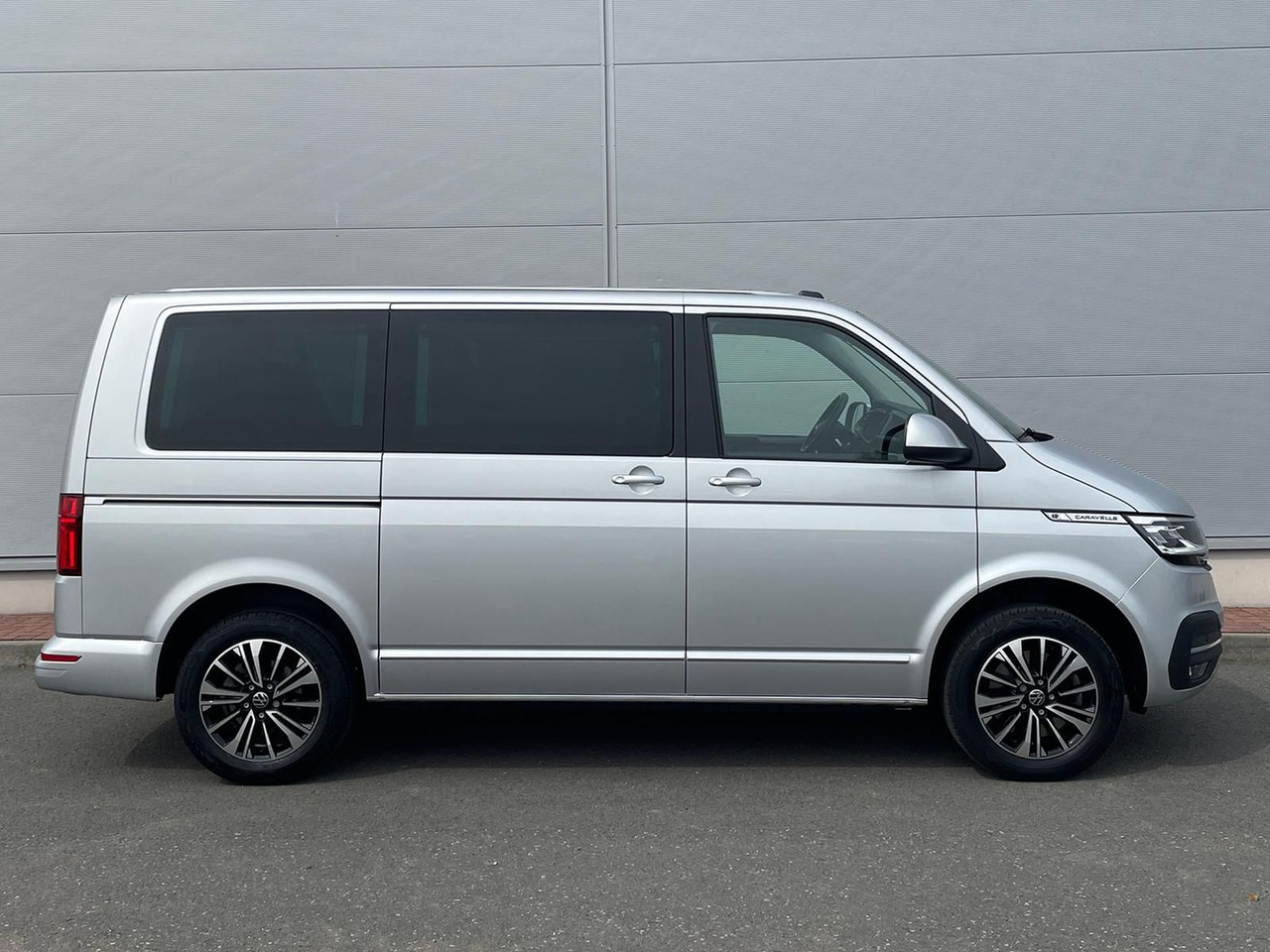 Volkswagen T6.1 Caravelle Highline STANDHZ NAVI LEDER PDC - Putnički kombi: slika Volkswagen T6.1 Caravelle Highline STANDHZ NAVI LEDER PDC - Putnički kombi Volkswagen T6.1 Caravelle Highline STANDHZ NAVI LEDER PDC - Putnički kombi: slika Volkswagen T6.1 Caravelle Highline STANDHZ NAVI LEDER PDC - Putnički kombi