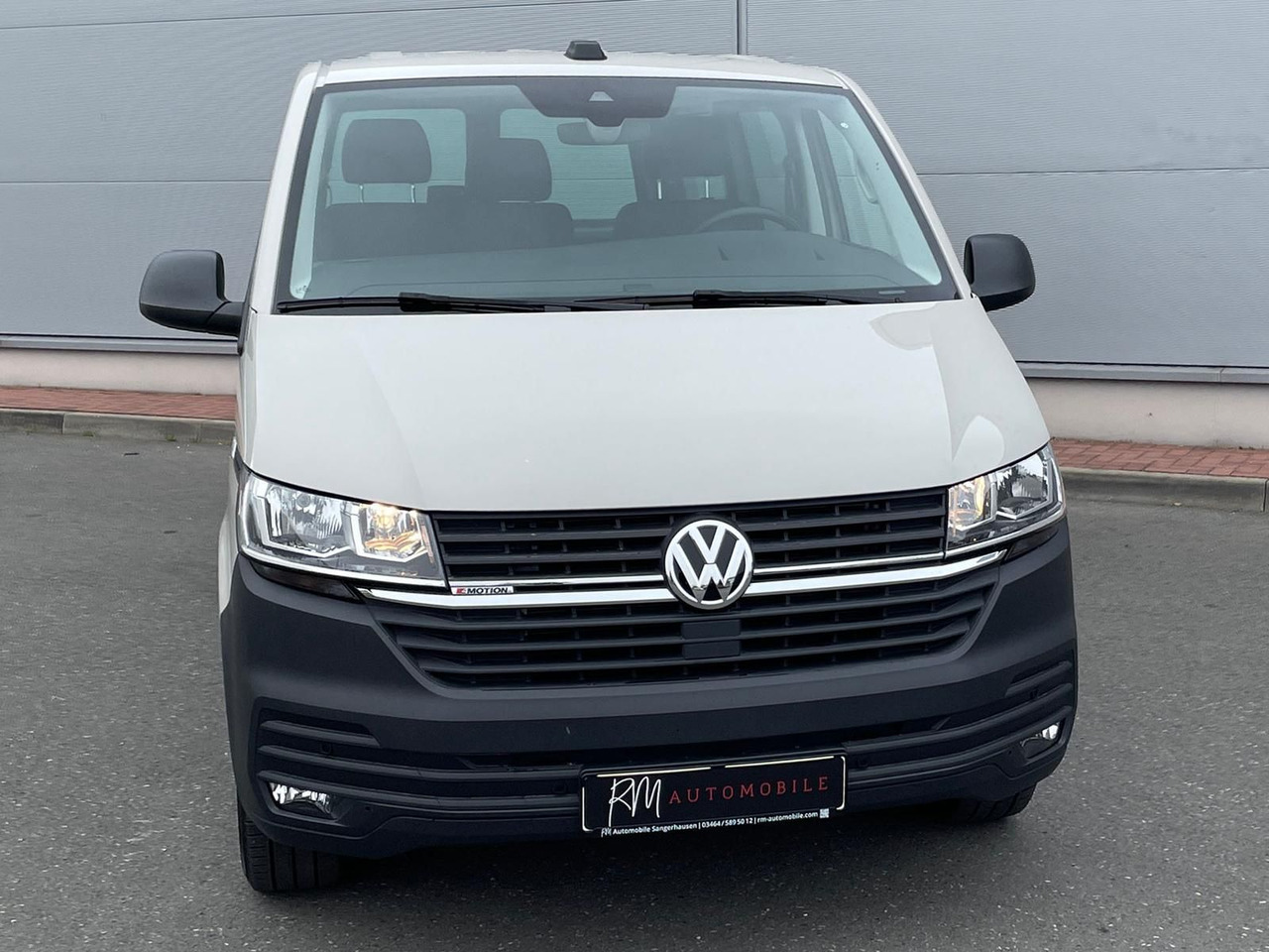 Volkswagen T6.1 Transporter 2.0 TDI lang 4MOTION SITZHZ NAV - Furgon: slika Volkswagen T6.1 Transporter 2.0 TDI lang 4MOTION SITZHZ NAV - Furgon Volkswagen T6.1 Transporter 2.0 TDI lang 4MOTION SITZHZ NAV - Furgon: slika Volkswagen T6.1 Transporter 2.0 TDI lang 4MOTION SITZHZ NAV - Furgon