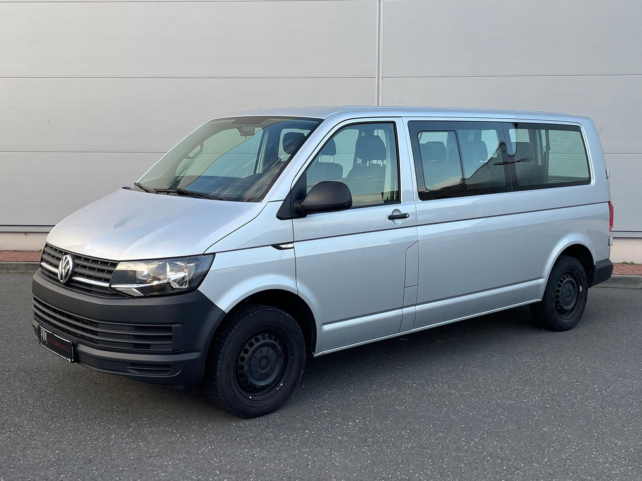 Volkswagen T6 Transporter 2.0 TDI Kombi lang 9-SITZER SITZH - Automobil: slika Volkswagen T6 Transporter 2.0 TDI Kombi lang 9-SITZER SITZH - Automobil Volkswagen T6 Transporter 2.0 TDI Kombi lang 9-SITZER SITZH - Automobil: slika Volkswagen T6 Transporter 2.0 TDI Kombi lang 9-SITZER SITZH - Automobil