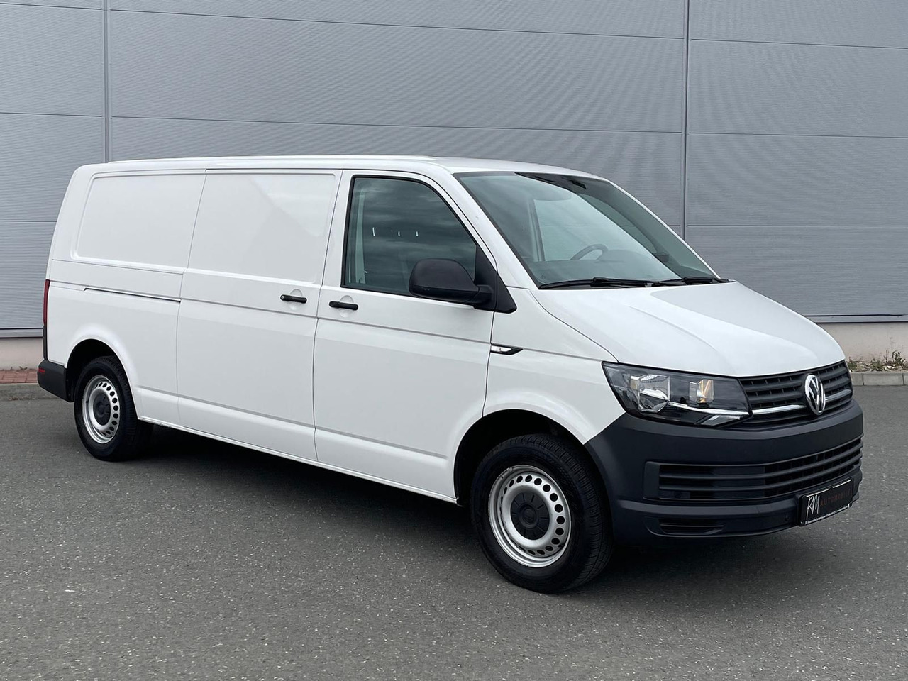 Volkswagen T6 Transporter 2.0 TDI PDC KLIMA - Furgon: slika Volkswagen T6 Transporter 2.0 TDI PDC KLIMA - Furgon Volkswagen T6 Transporter 2.0 TDI PDC KLIMA - Furgon: slika Volkswagen T6 Transporter 2.0 TDI PDC KLIMA - Furgon
