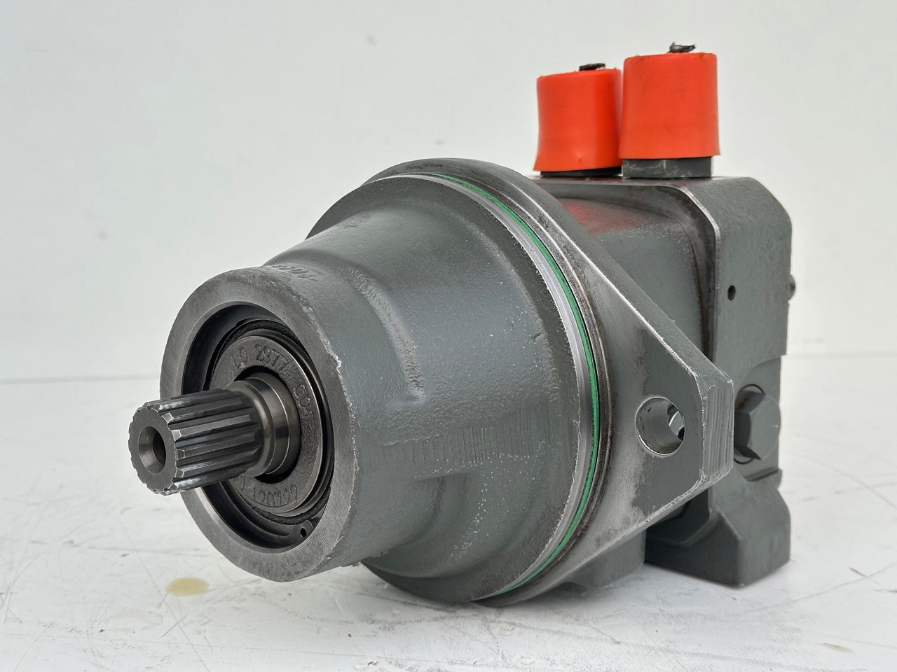 LIEBHERR Original Hydraulikeinbaumotor AT-FMF045. ID-Nr.9075181 – ID-Nr.10125043A. A309, A311, A312, A314, A316, A900, A904, A918, R313, R317, R900, R904. #A18.12.90158# - Hidraulični motor za Bager: slika LIEBHERR Original Hydraulikeinbaumotor AT-FMF045. ID-Nr.9075181 – ID-Nr.10125043A. A309, A311, A312, A314, A316, A900, A904, A918, R313, R317, R900, R904. #A18.12.90158# - Hidraulični motor za Bager LIEBHERR Original Hydraulikeinbaumotor AT-FMF045. ID-Nr.9075181 – ID-Nr.10125043A. A309, A311, A312, A314, A316, A900, A904, A918, R313, R317, R900, R904. #A18.12.90158# - Hidraulični motor za Bager: slika LIEBHERR Original Hydraulikeinbaumotor AT-FMF045. ID-Nr.9075181 – ID-Nr.10125043A. A309, A311, A312, A314, A316, A900, A904, A918, R313, R317, R900, R904. #A18.12.90158# - Hidraulični motor za Bager